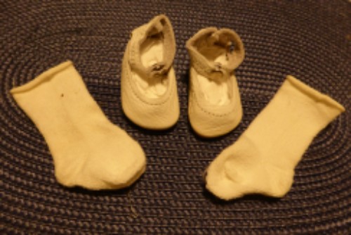 white shoes and socks for sasha dolls